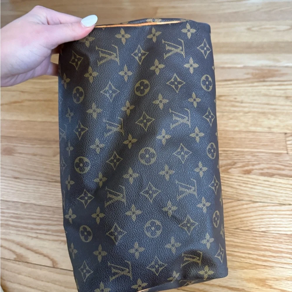 AUTHENTIC LOUIS VUITTON LV Monogram Speedy 30